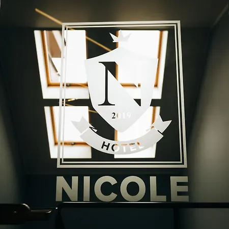 Nicole Uzhhorod